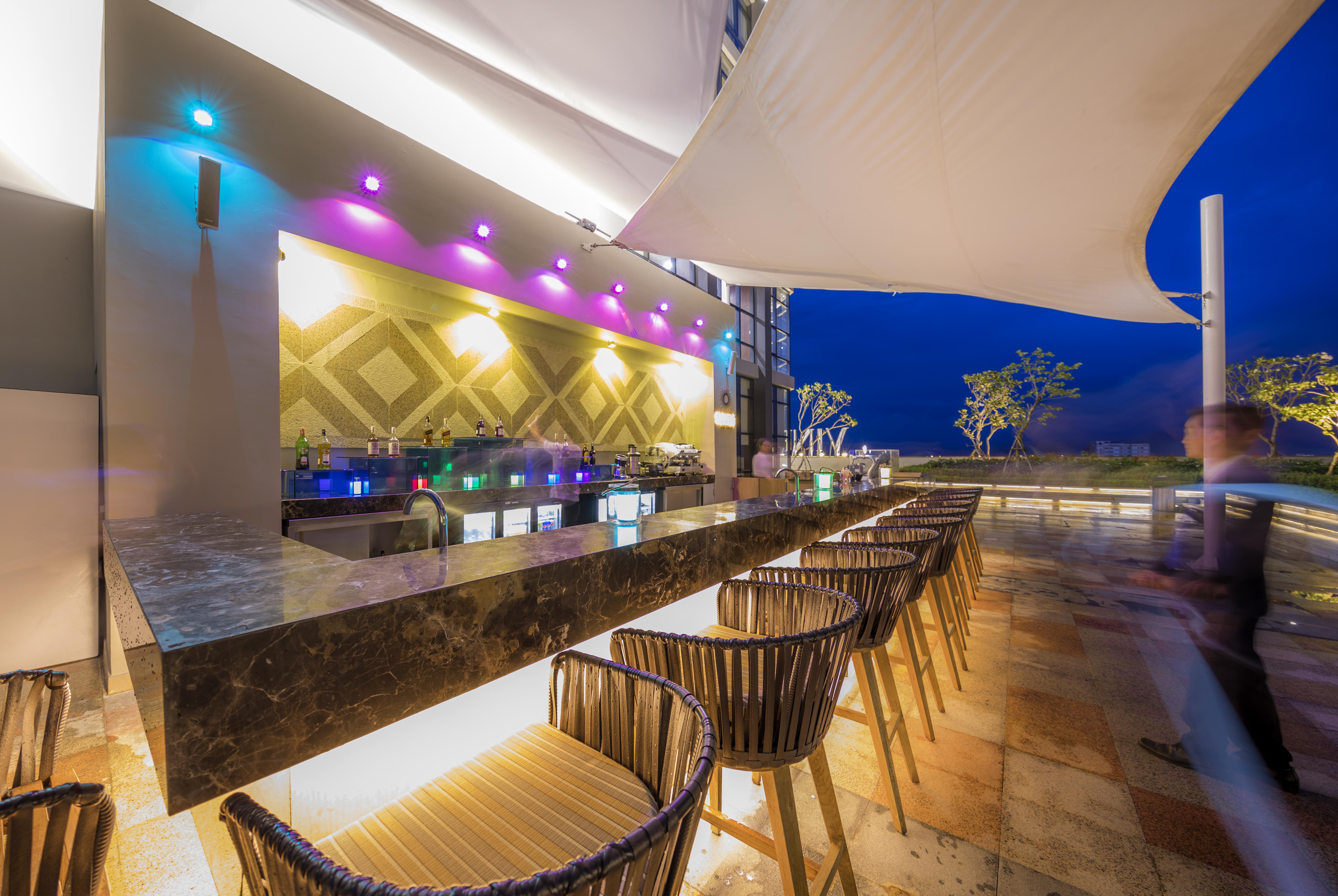 Sheraton Can Tho Exterior photo Sky Bar