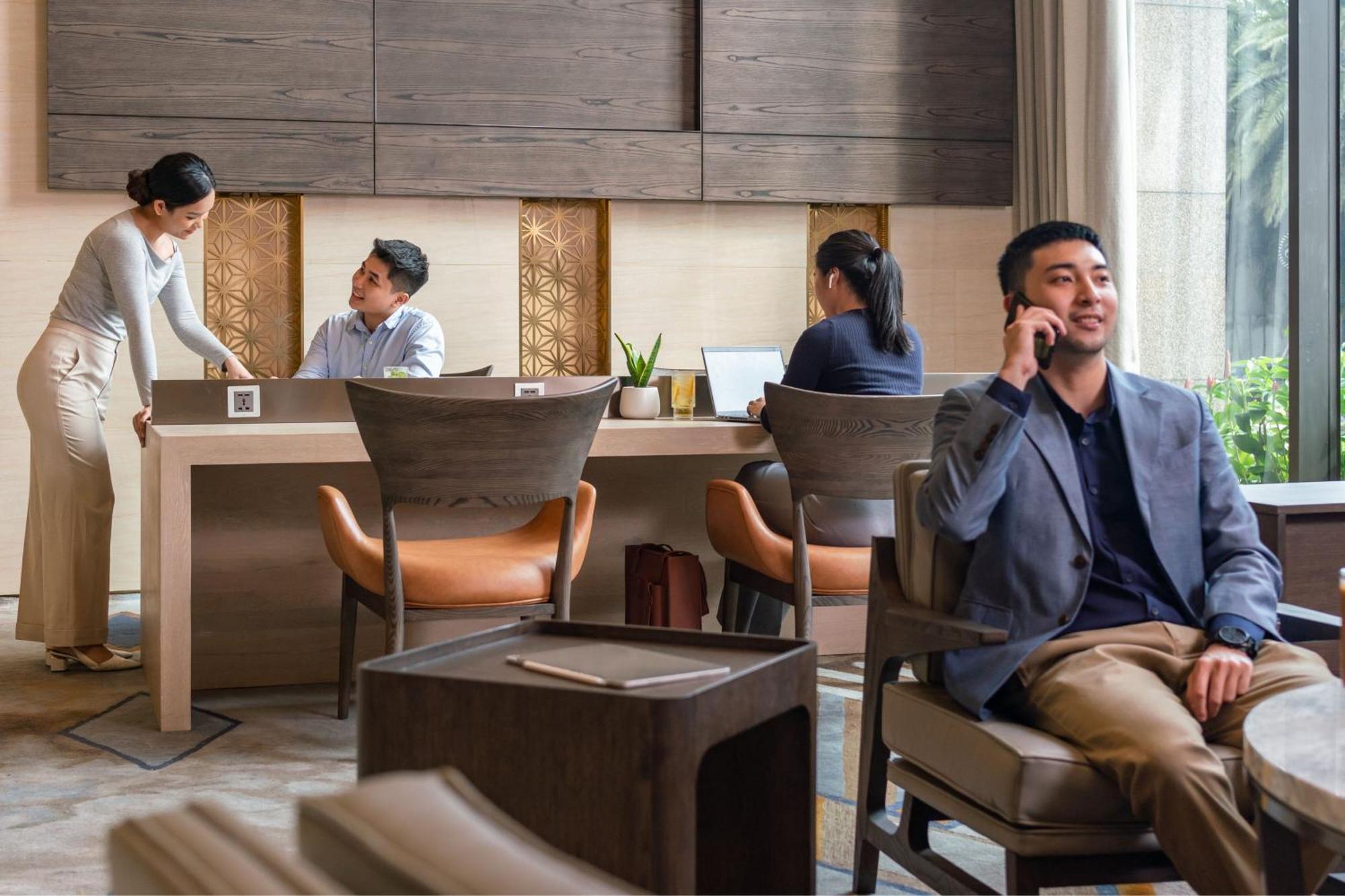Sheraton Can Tho Exterior photo The Business Lounge at Tan Son Nhat International Airport