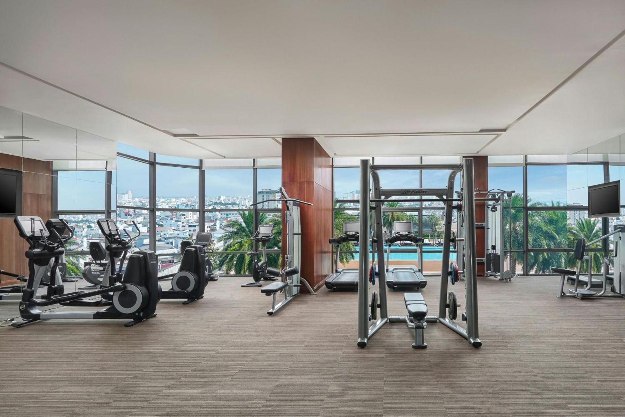 Sheraton Can Tho Exterior photo The gym at the hotel