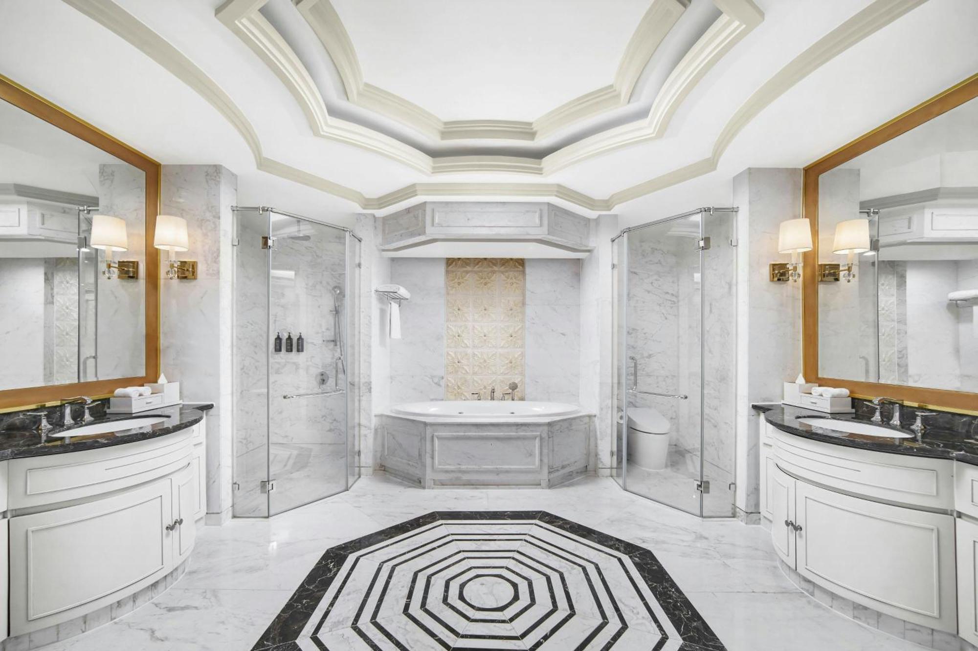 Sheraton Can Tho Exterior photo Bathroom