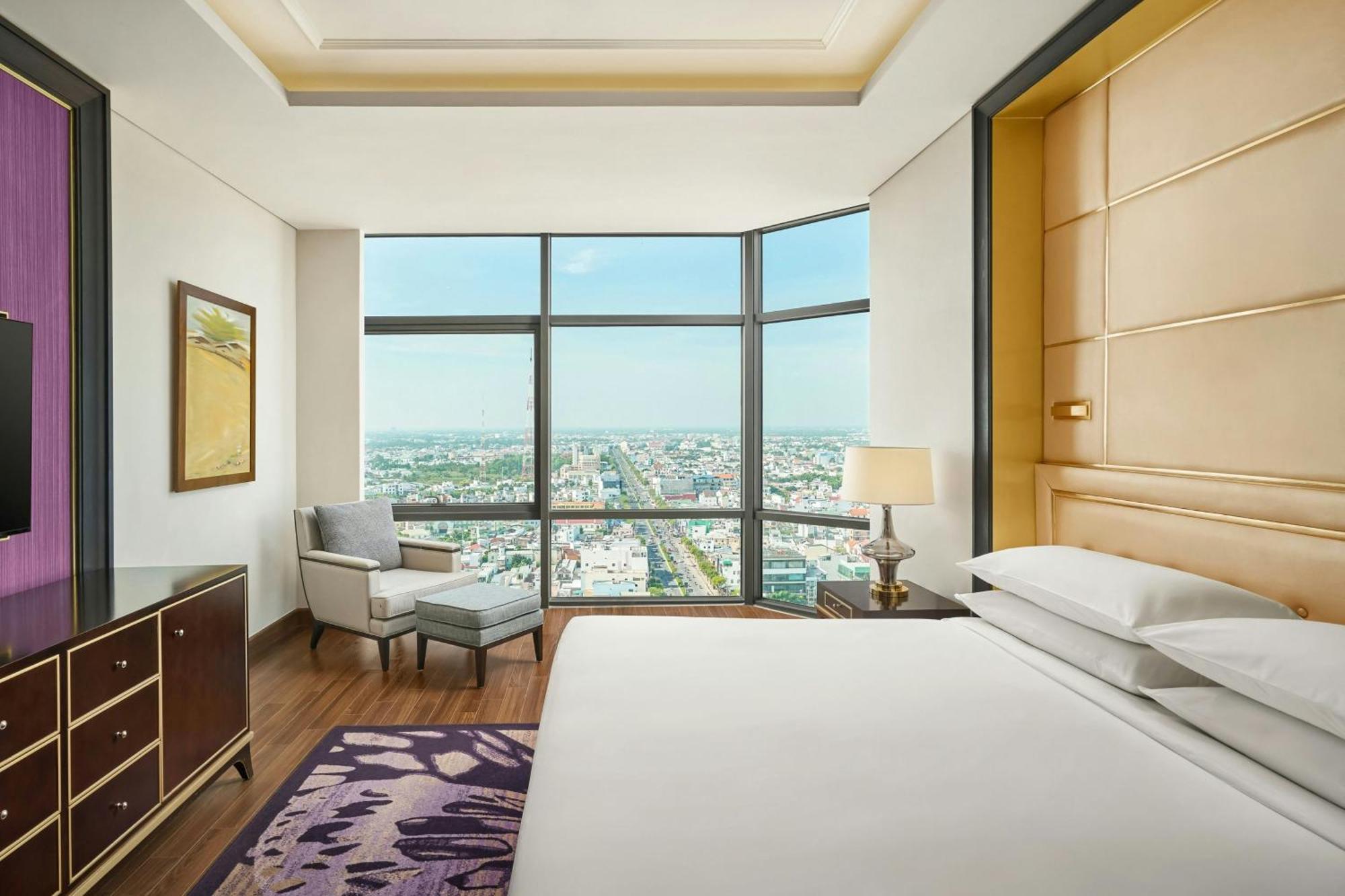 Sheraton Can Tho Exterior photo A bedroom at the hotel